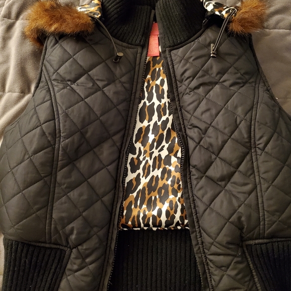 Betsey Johnson Hooded Puffer Vest - Picture 9 of 12
